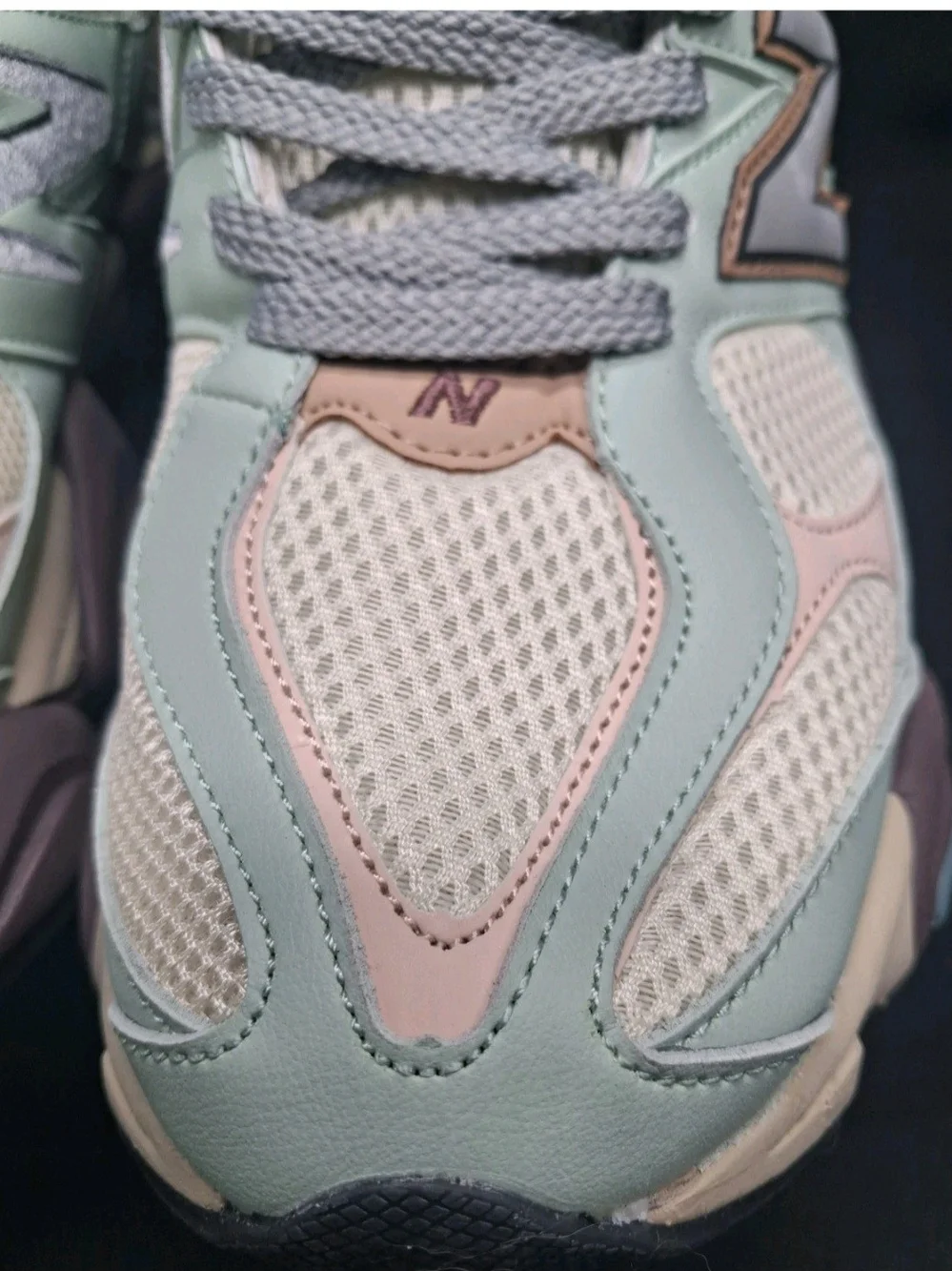 New Balance 9060 Women’s Mint & Cream Running/ Training Sneakers. NWOT.